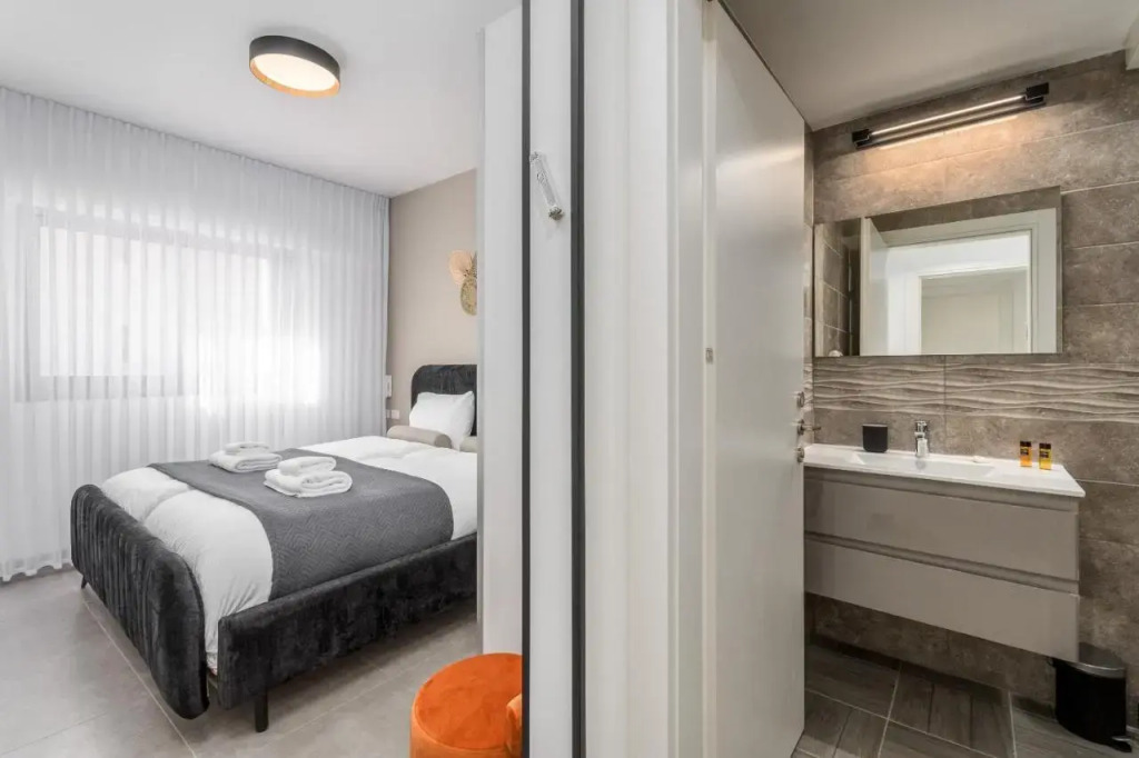 2BDR W parking shirat haneviim - Mamilla Area