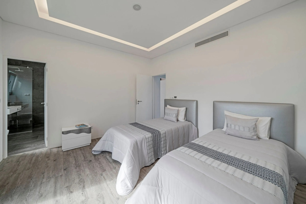 Beautiful Modern Villa in Calheta – CalhetaScape