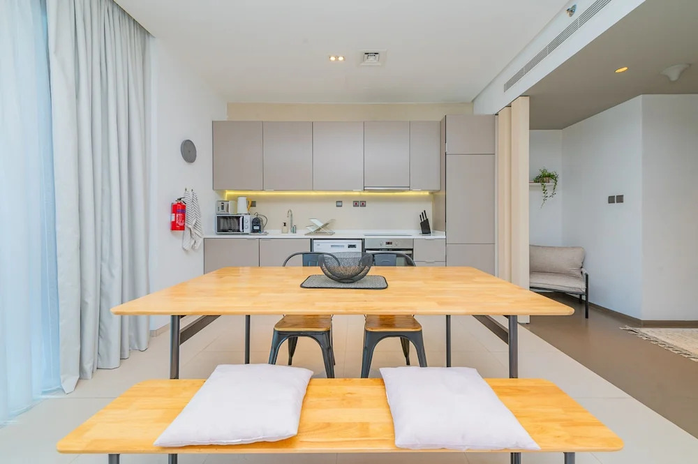 Amazing Stay in Marina With Balcony & View