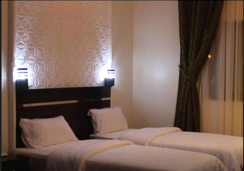 Oyo 402 Jawhrat Asfari Hotel
