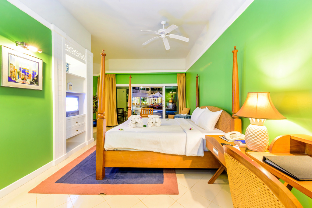Andaman Seaview, Karon Beach - SHA Plus