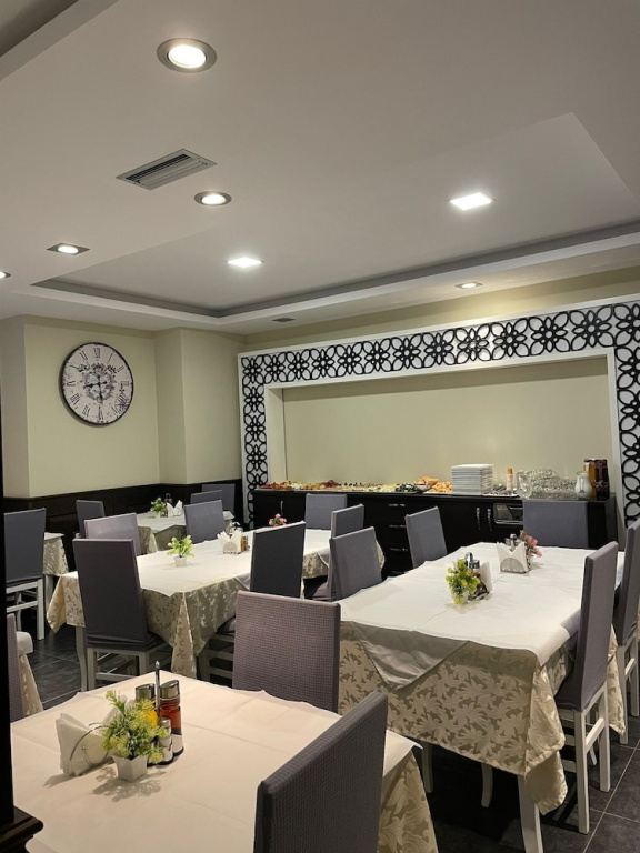 Aglon Twin's Hotel