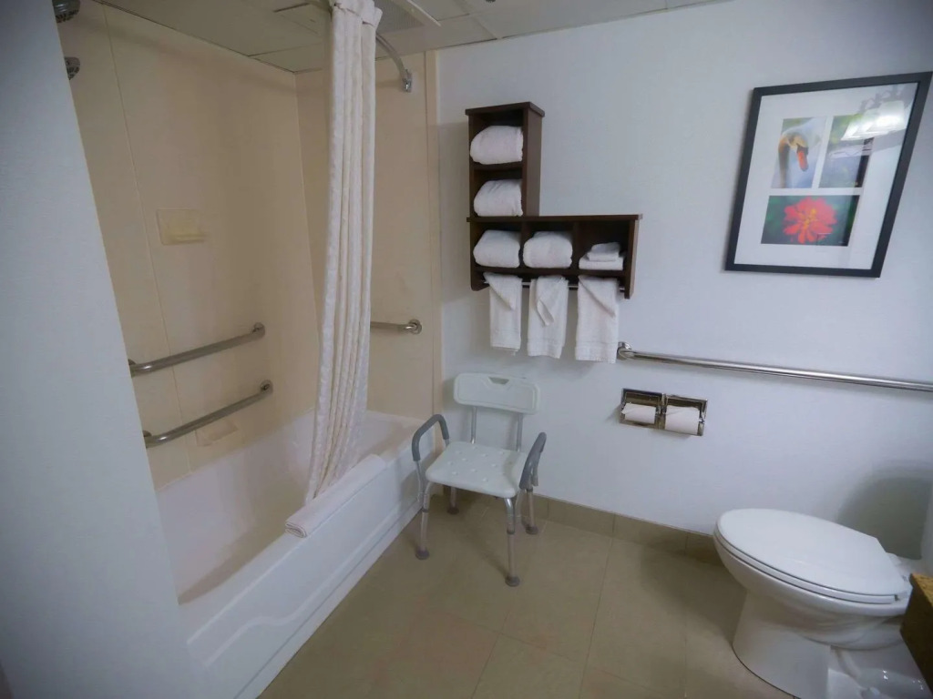 Country Inn & Suites by Radisson, Burlington (Elon), NC