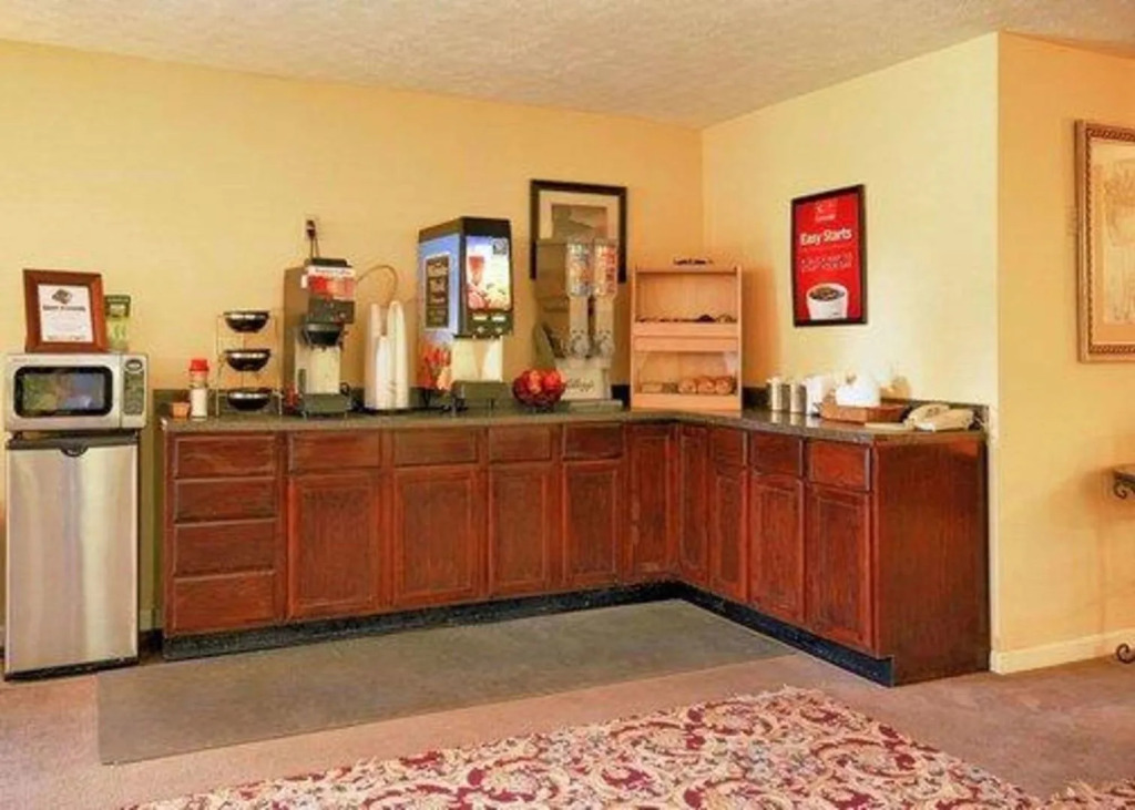 Gold Star Inn & Suites