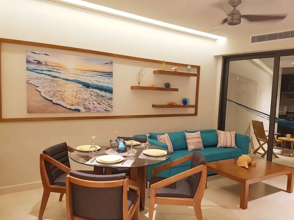 Caribbean Lifestyle 2BR steps from the beach by Happy Address