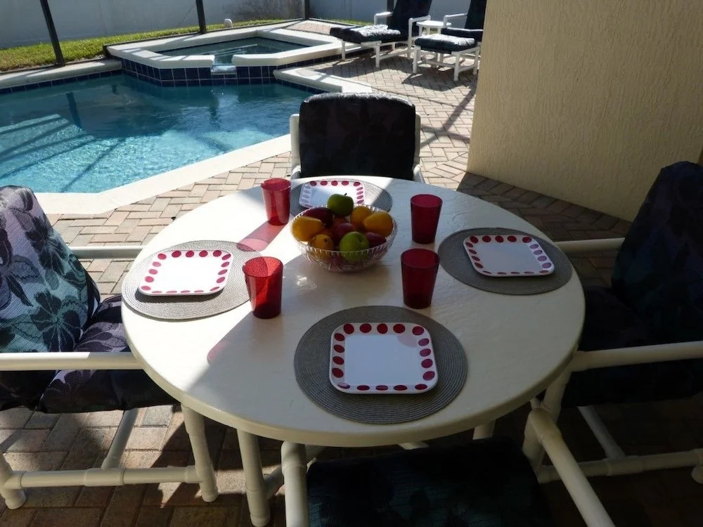 2513 La Jalla Trail,