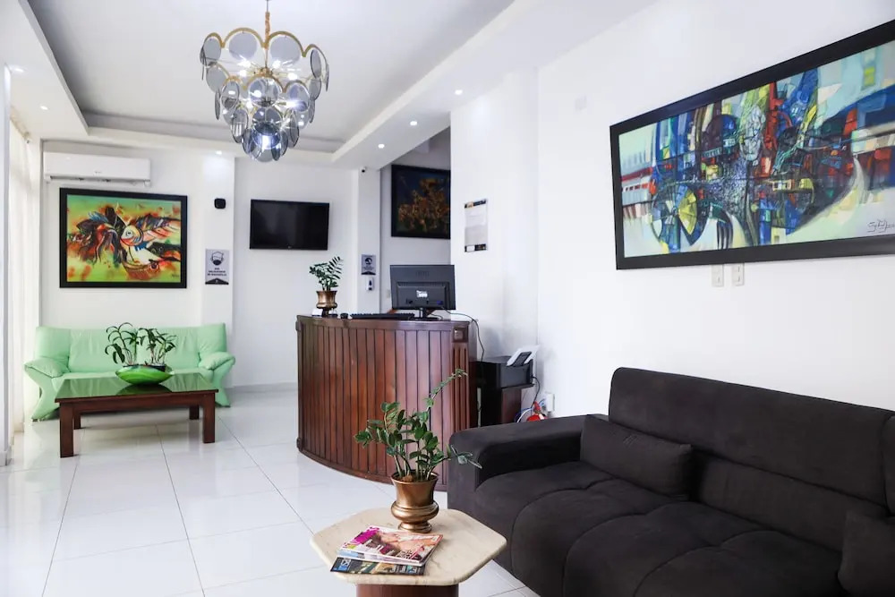 Cataleya Hotel