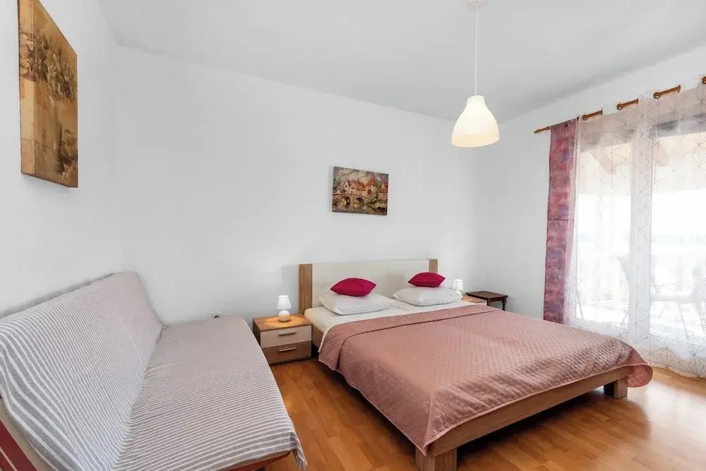 2 Bedroom Apartment in Tribunj