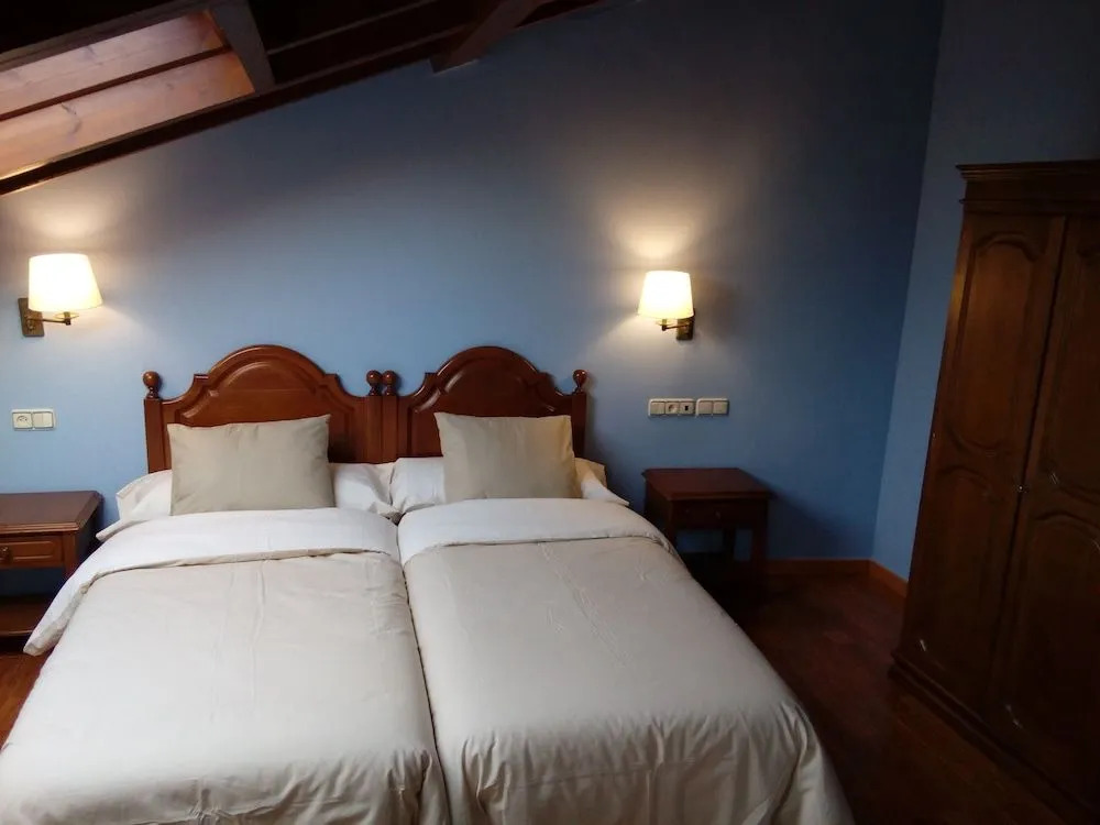 Hotel Piloñés