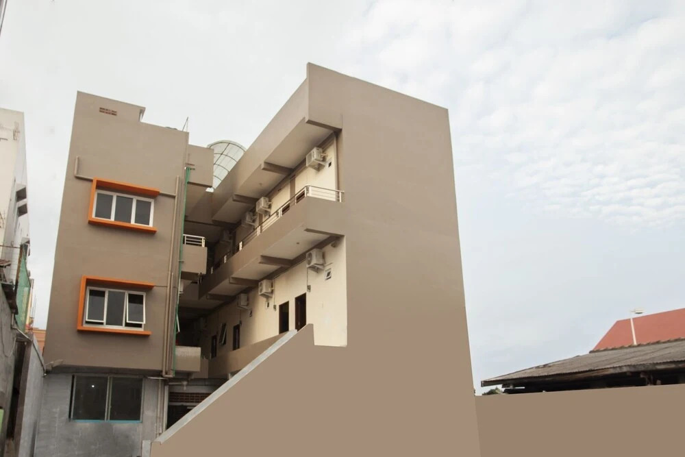 Dinda Residence by OYO Rooms