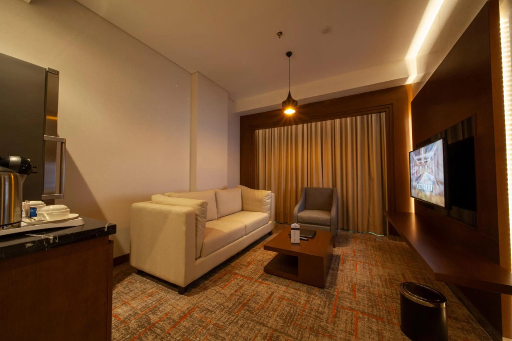 Avenzel Hotel & Convention Cibubur