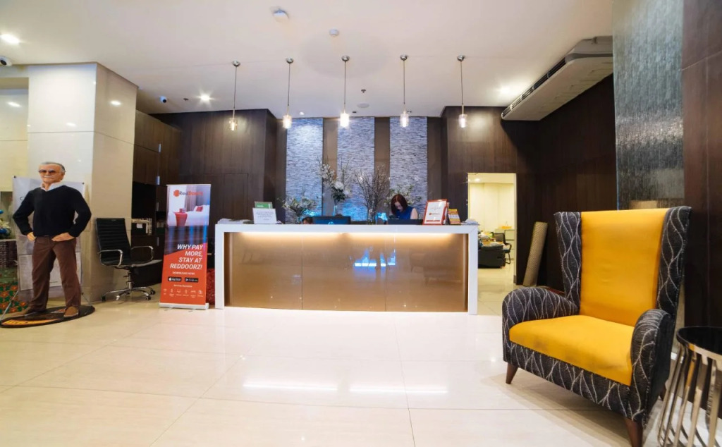 RedDoorz Premium @ West Avenue Quezon City