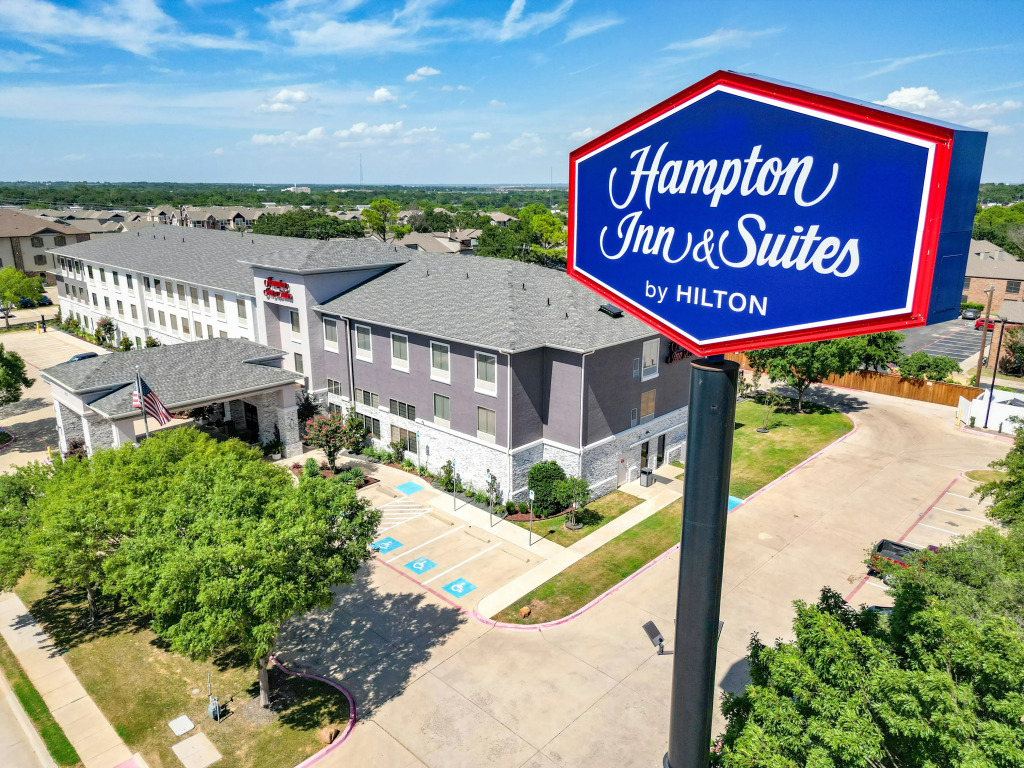 Hampton Inn & Suites Denton