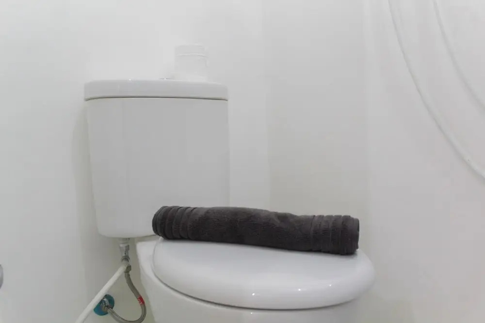 Comfortable Design Studio Apartment (No Kitchen) Aeropolis Residence