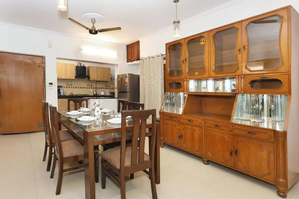 Amber Crest by Redolive10min ~airportdelhi2bhk