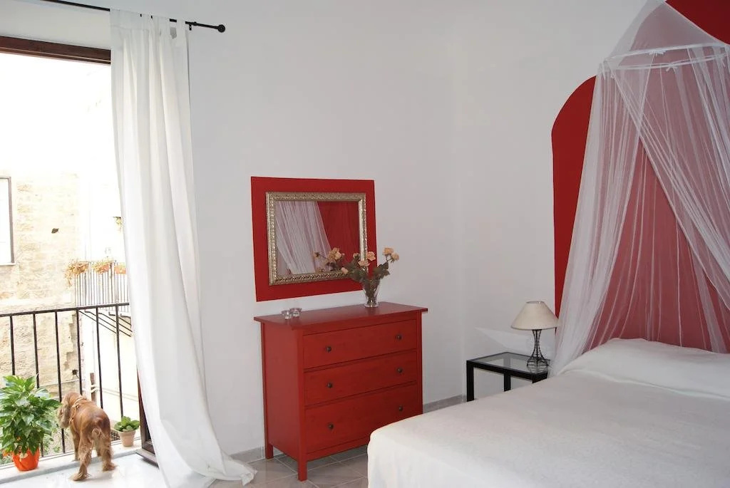 BeeClaire Guest House