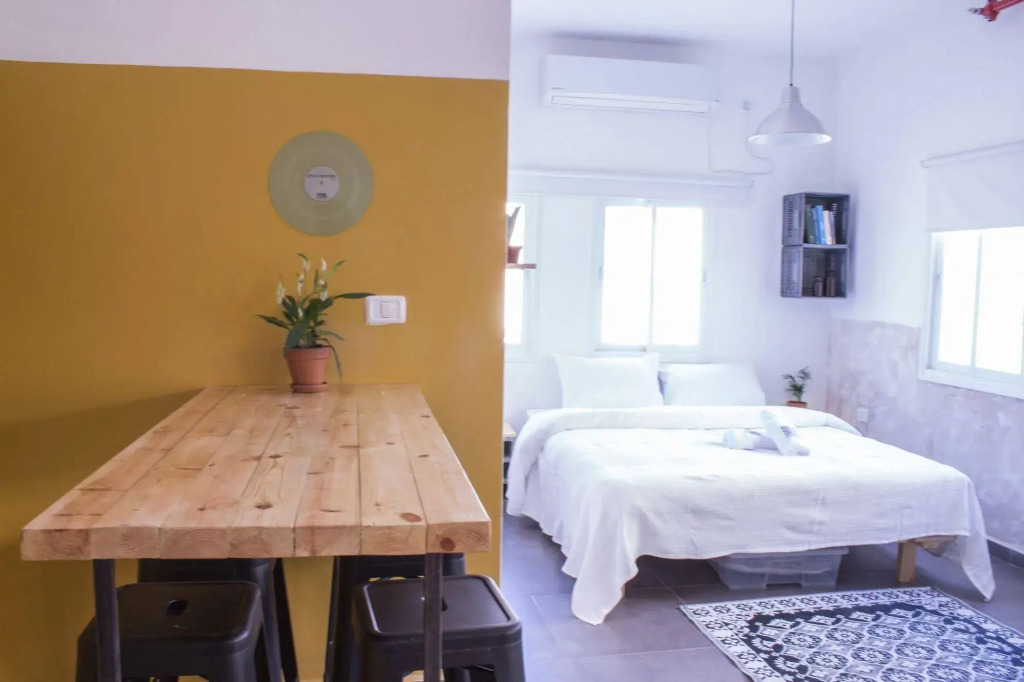 Renas House Smart Hotel