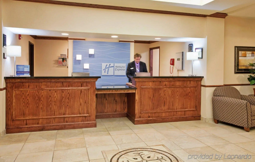 Holiday Inn Express Hotel & Suites McPherson by IHG