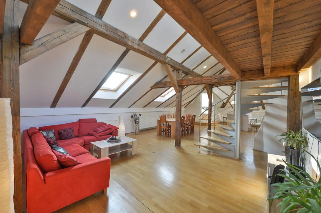Charles Bridge Hostel & Apartments