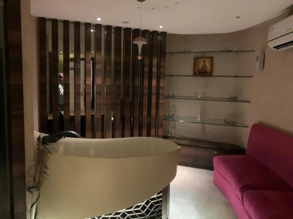 Luxurious Studio Homes Nr Surat Airport by Nirvana Hospitality