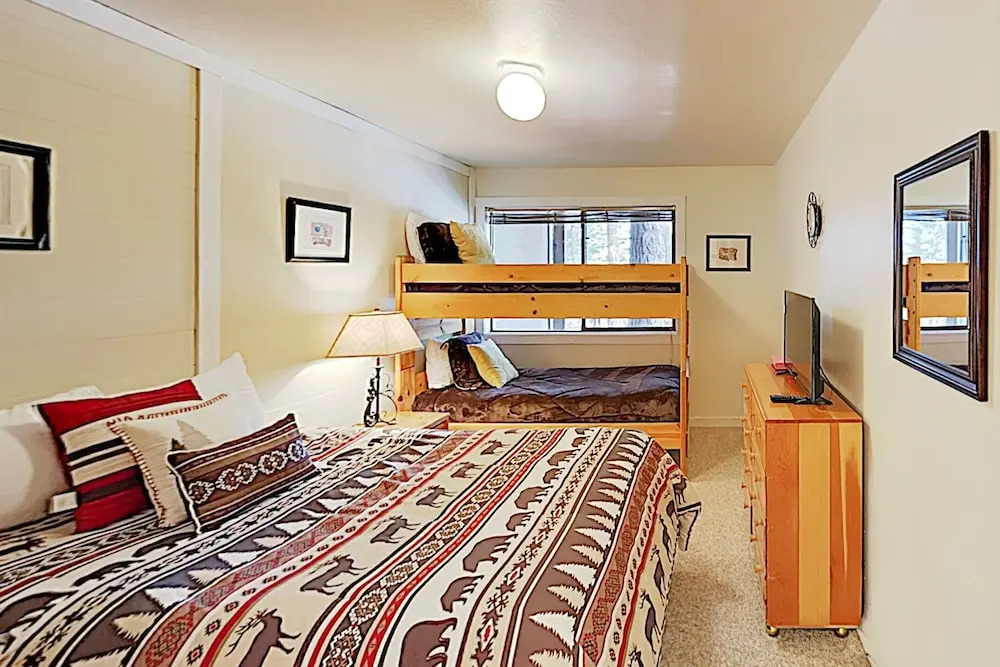 All-seasons , Near Northstar Resort 2 Bedroom Condo
