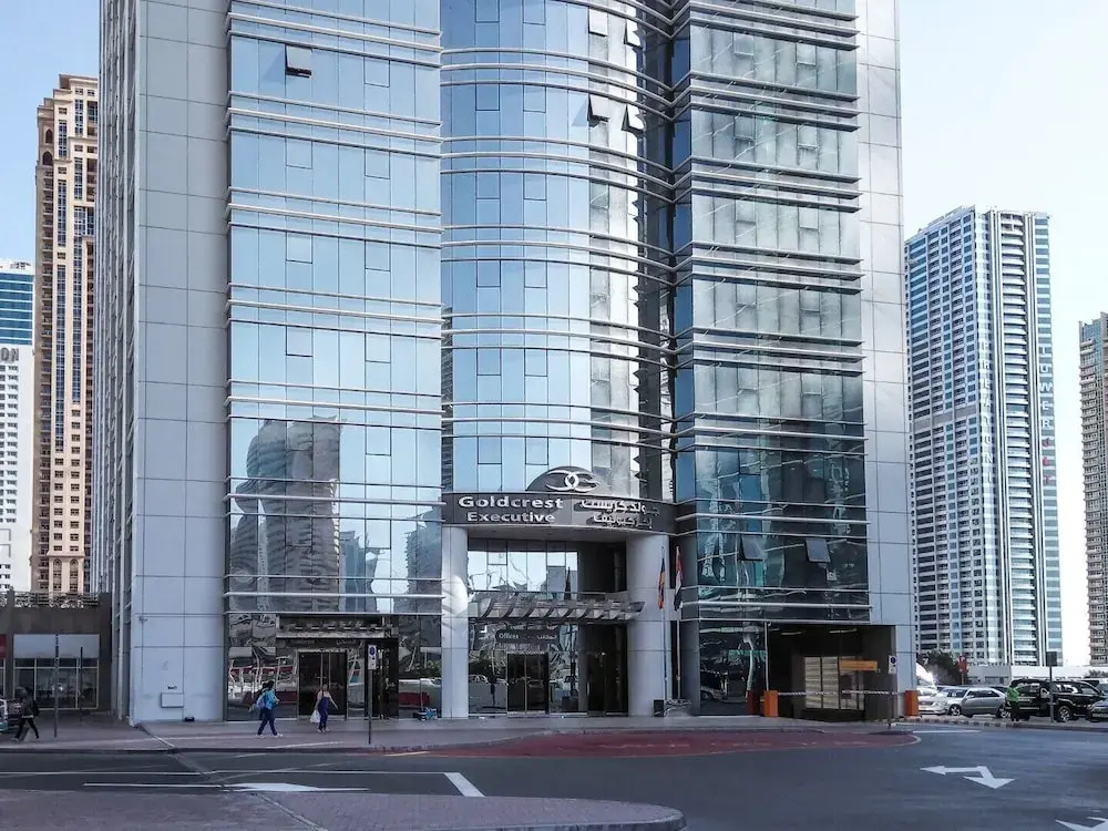 Warm & Striking Studio Apartment in the Heart of Jlt!