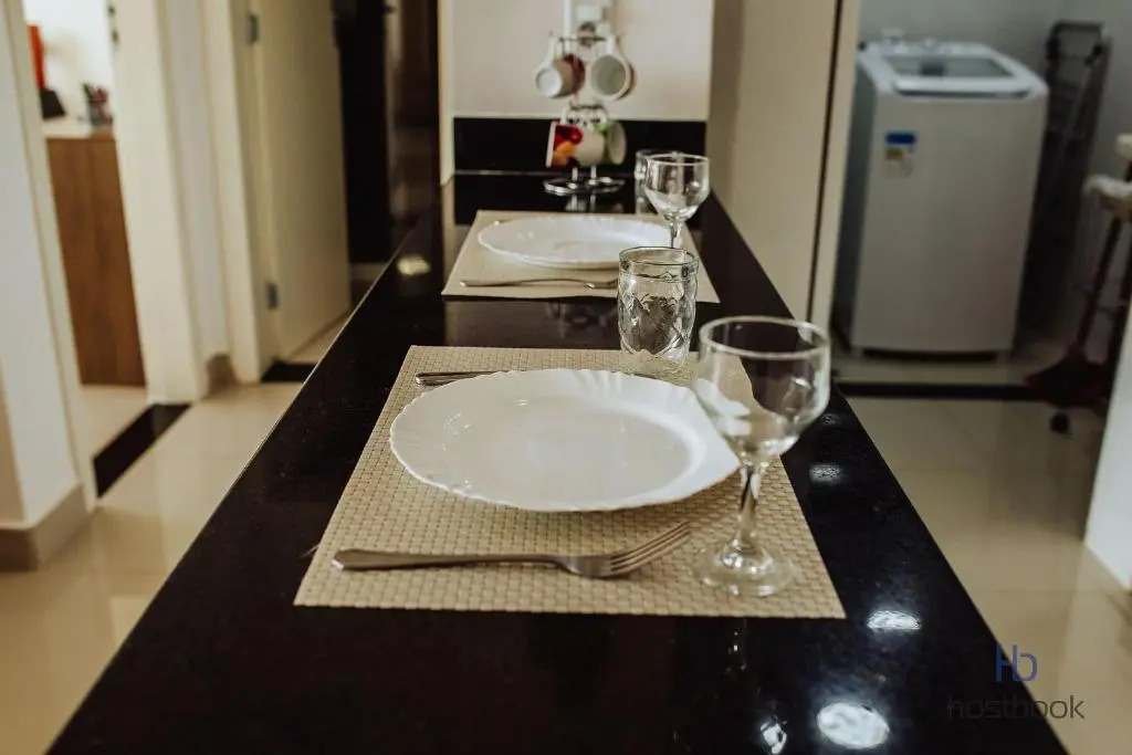 Apto a beira mar no Centro - WIFI 200MB - Netflix - Cozinha equipada - Portaria 24h - Ar condicionado