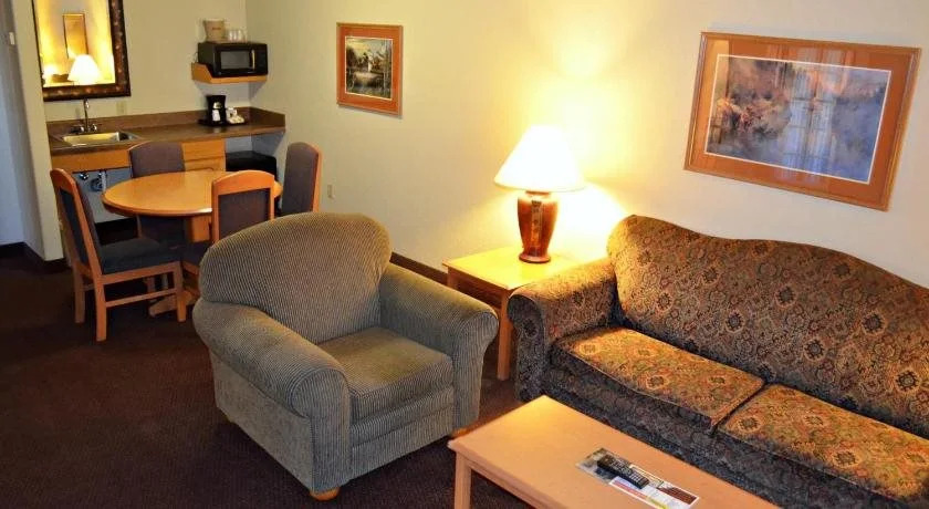 Fossil Creek Hotel & Suites