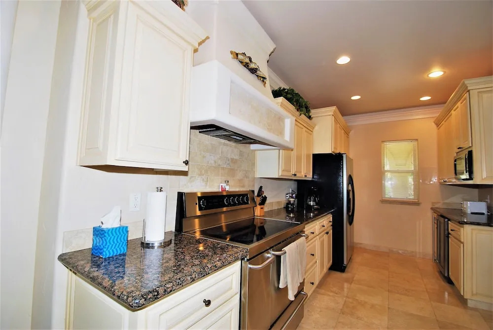 122 Bay Harbor 3 Bedroom Townhouse