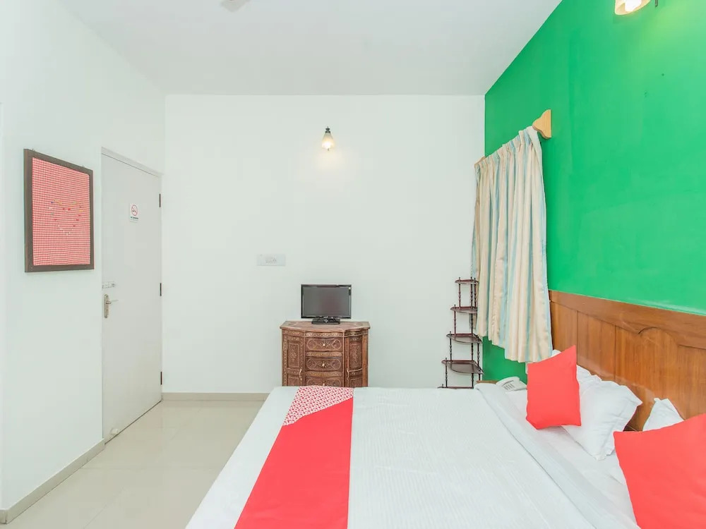 OYO Hermitage Apartments Near Sri Someshwara Swami Temple