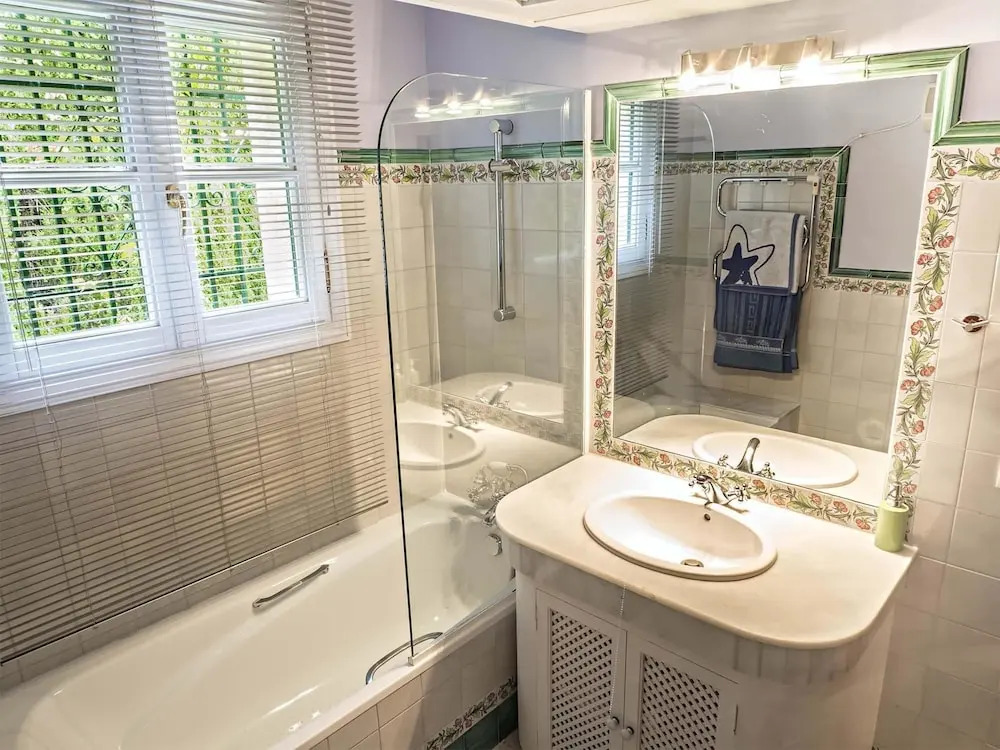 Selena - Luxurious Villa in Marbella Hill Club