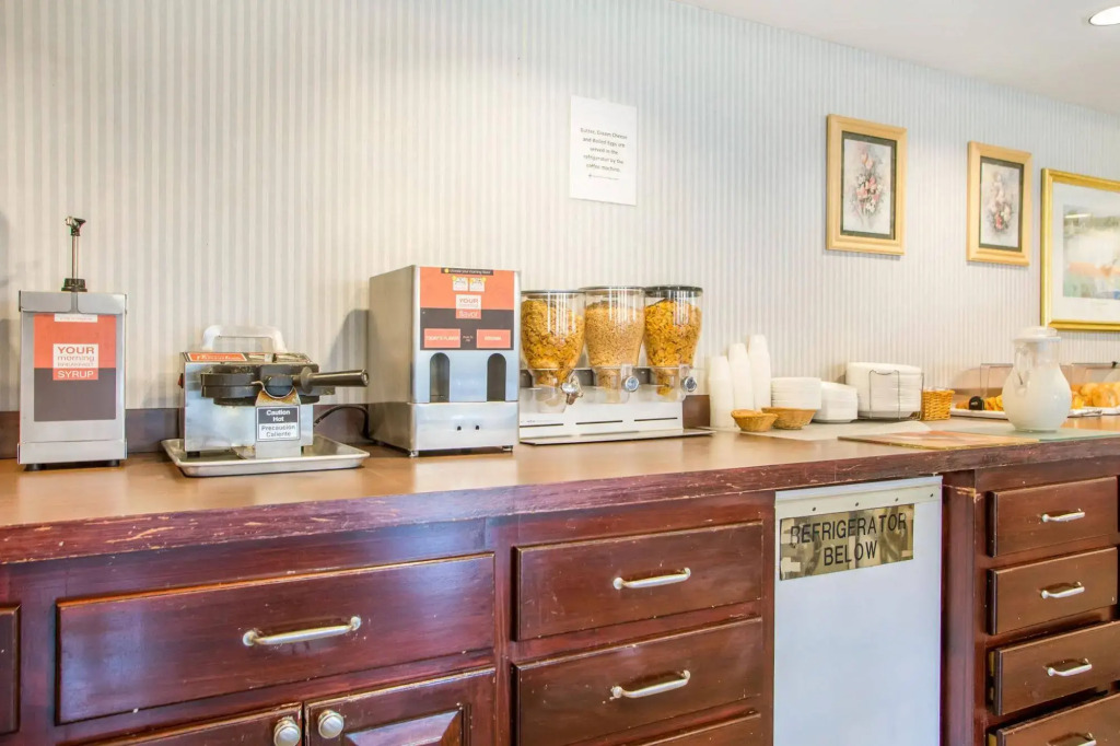 HomeTowne Studios by Red Roof Egg Harbor-Atlantic City Airport