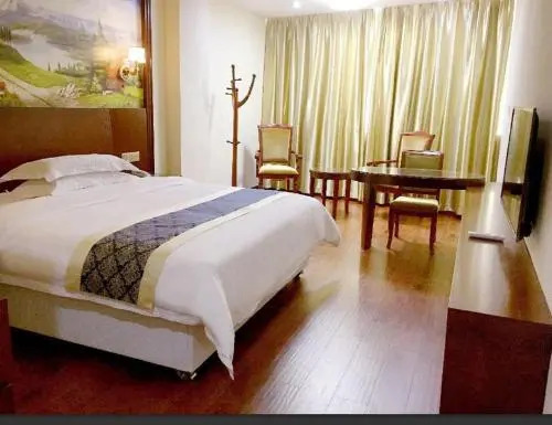 Longhui Business Hotel