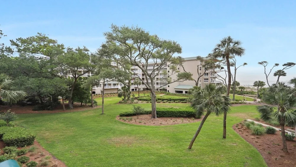 4203 Windsor Ct N 1 Bedroom Condo