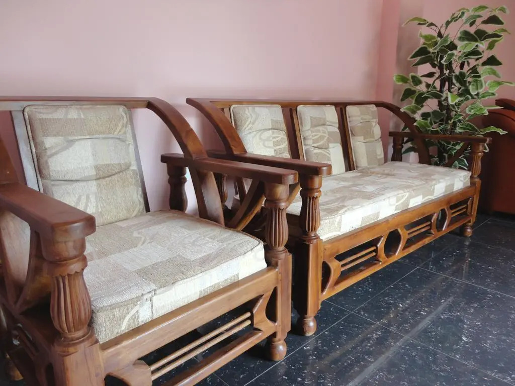 Nilmini Villa