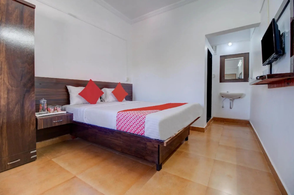 OYO 76721 Hotel MK