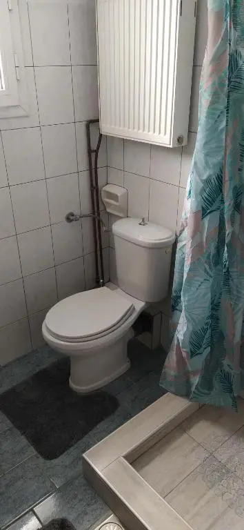 George's apartment Serres