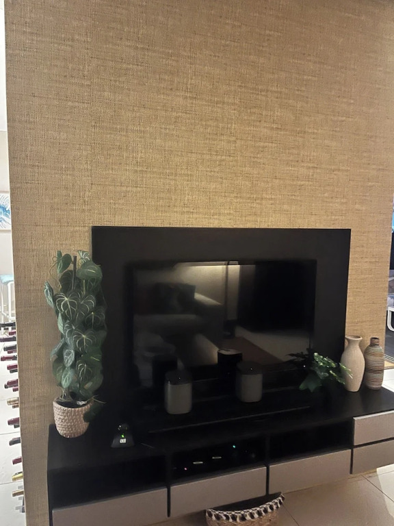 Black Reef Apartments