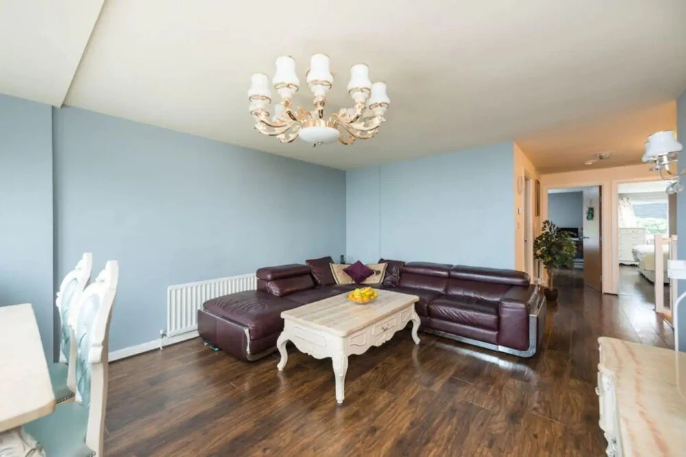 Elegant 4 Bedroom Maisonette Near Wardie Bay