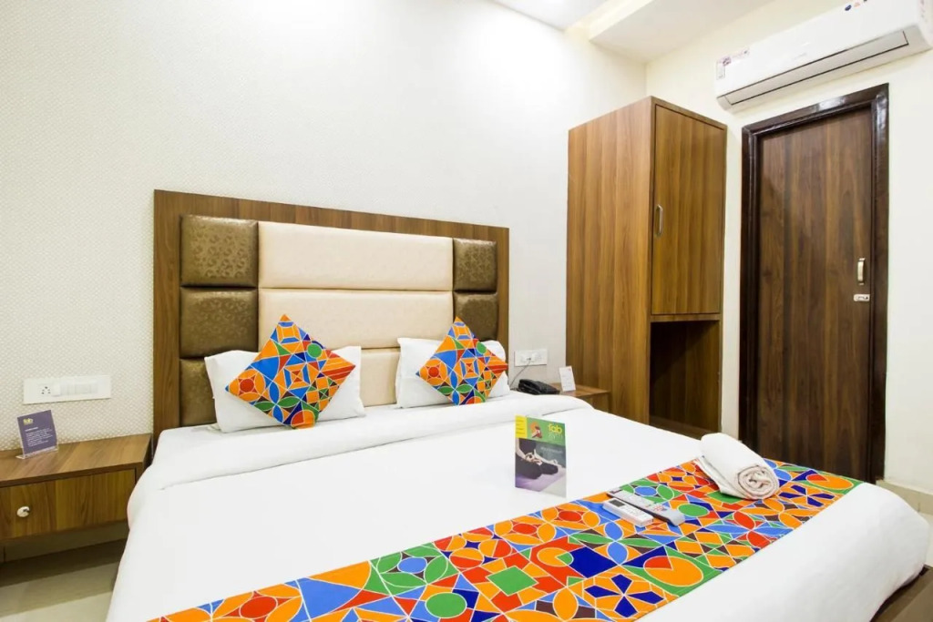 FabHotel Royal Villa