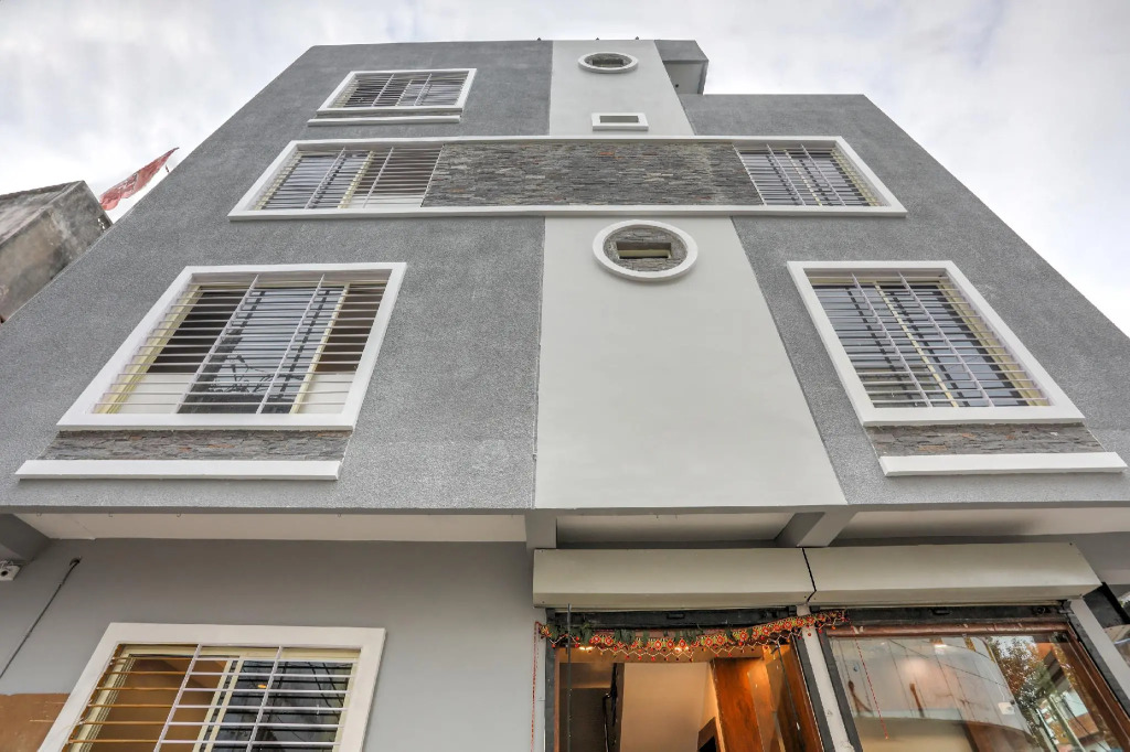 OYO 48179 Hotel Shankar