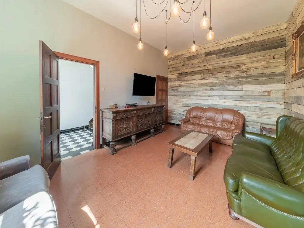 Elegant Home in Bievre With Garden