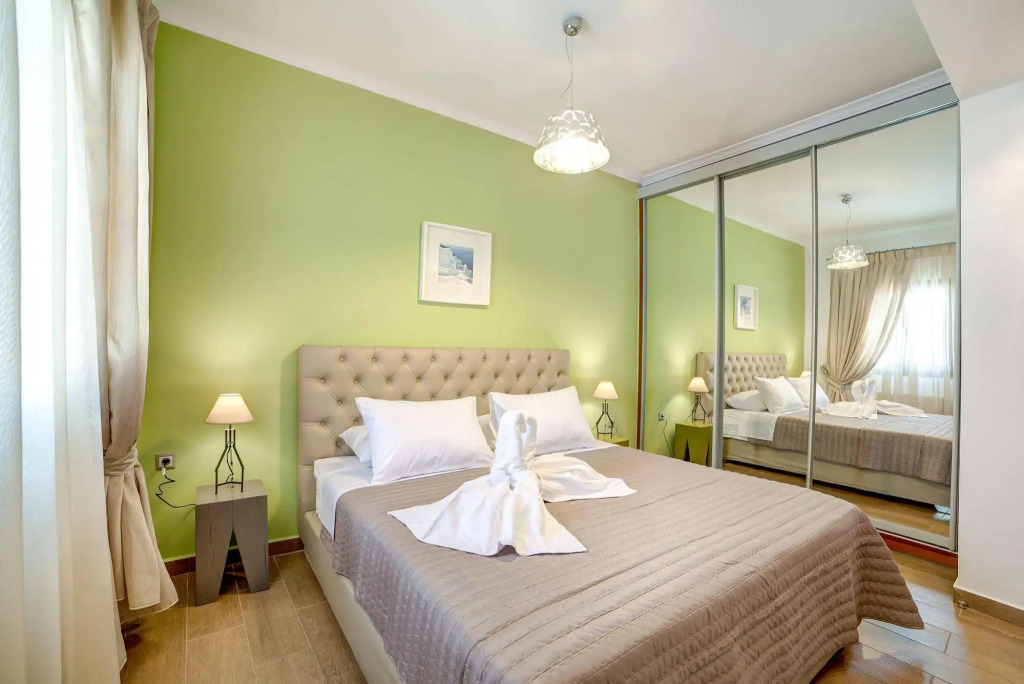 Suite Home Santorini