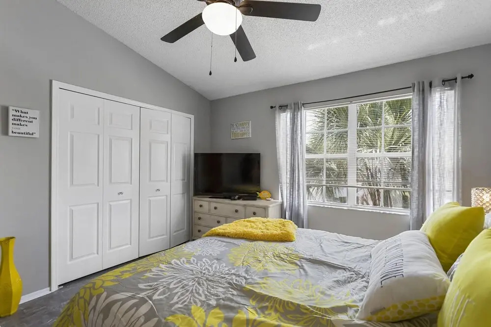 New To Market -townhome With 2 Master Suites Wifi Tennis Heated Community Pool Close To I-75 2 Bedroom Townhouse by RedAwning