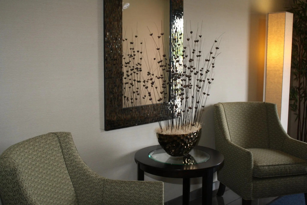 Holiday Inn Express & Suites Bridgeport by IHG