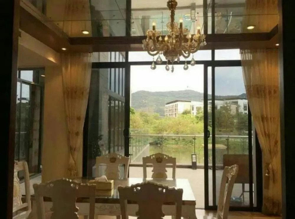 Moon River Lake View Villa