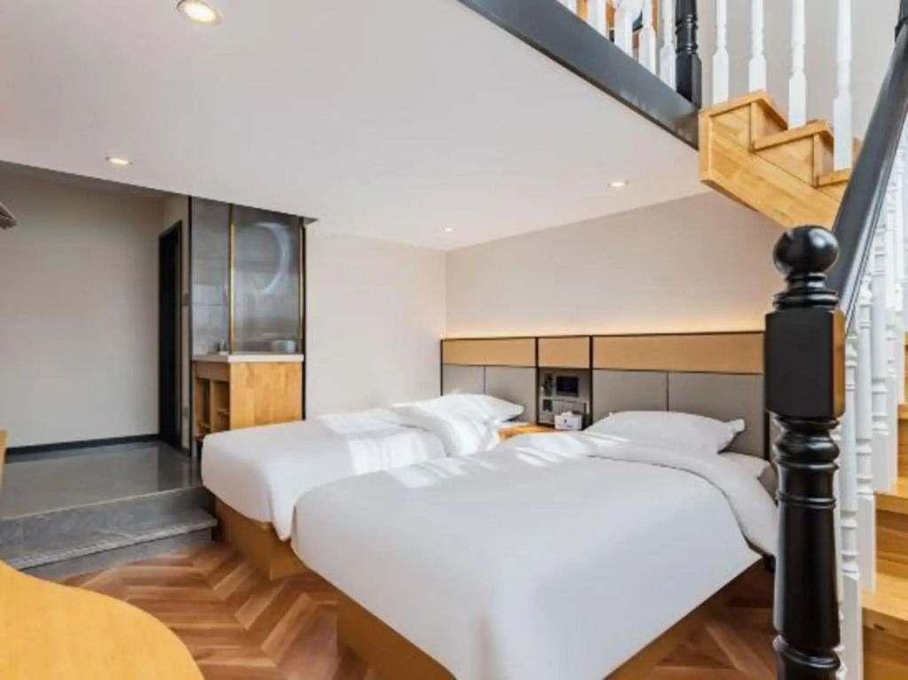 Super 8 Hotel (Wudaokou subway station, Beijing)