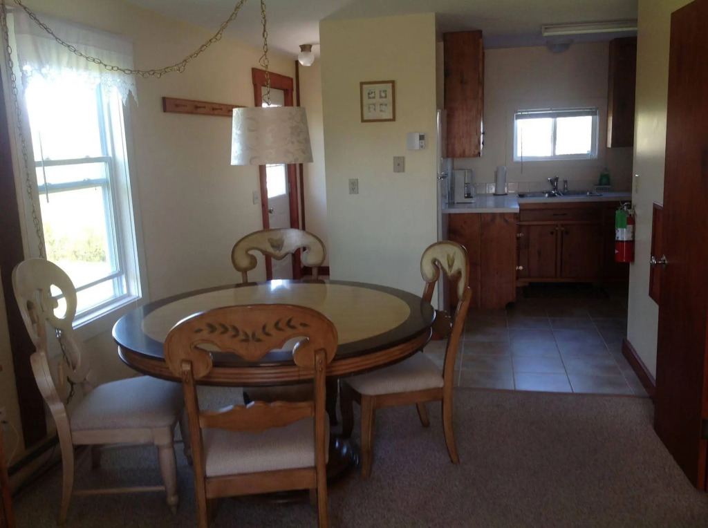 Bayview Pines Country Inn B&B