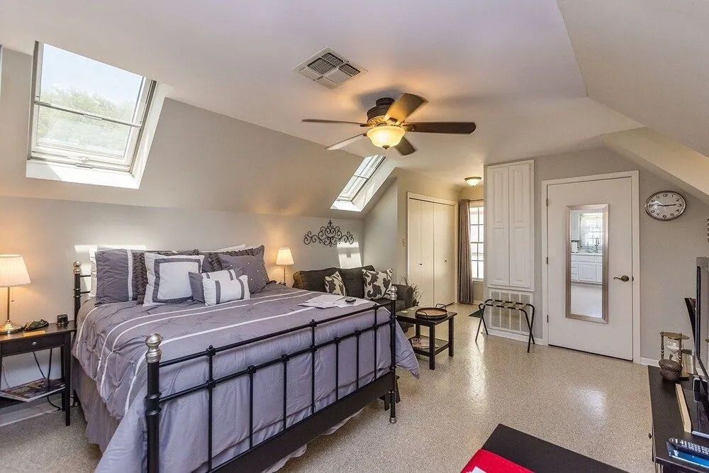 Gastehaus Royal Oaks Studio Bedroom Apts by Redawning