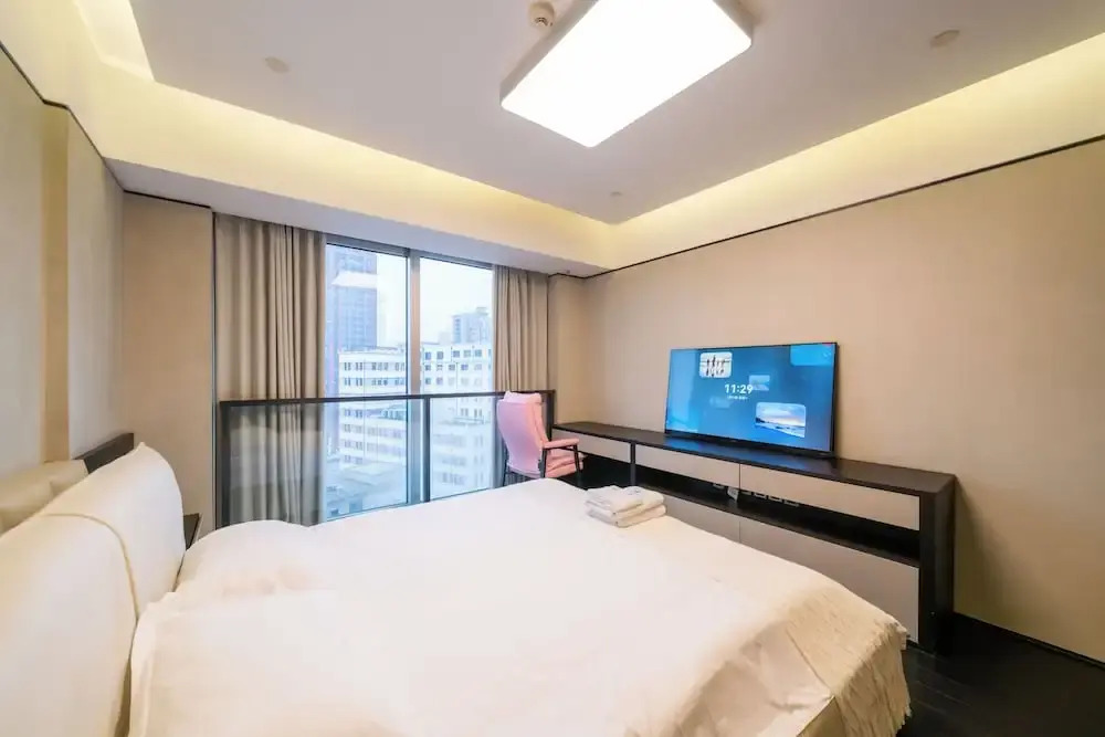 Zhome-Three Bedroom Luxury Suite3